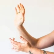 traitement psoriasis hypnomagnet sincerely-media Témoignage Selma Hypnomagnet